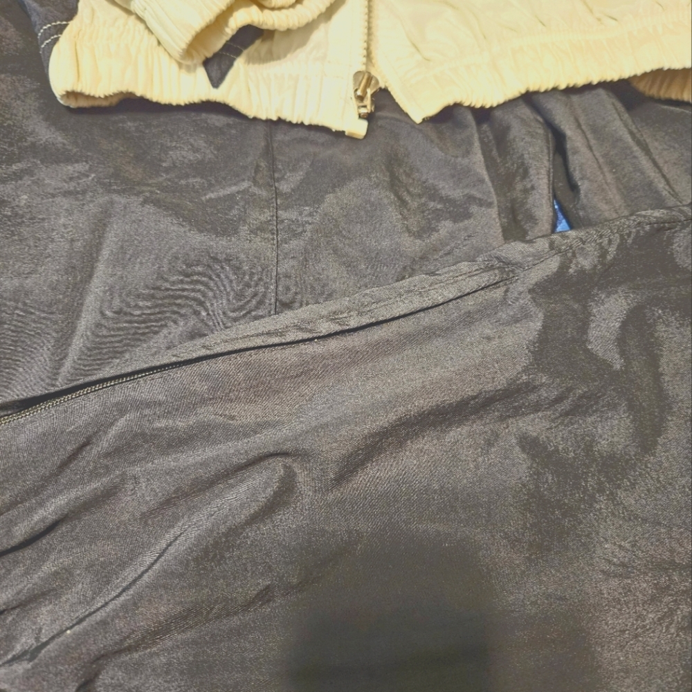 Designer Jogging Set - Picture 4 of 8